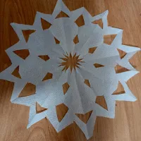  Как сделать ажурную снежинку из бумажной салфетки