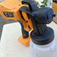  Если краскопульт работает, но краска не идёт. Возможные причины